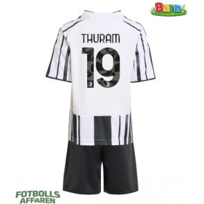 Juventus Khephren Thuram #19 Hemmaställ Barn 2025-26 Kortärmad (+ Korta byxor)
